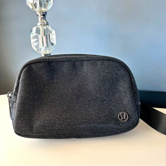 Lulu Lemon Everywhere Glitter Black 1L Belt Bag - Picture 6 of 10
